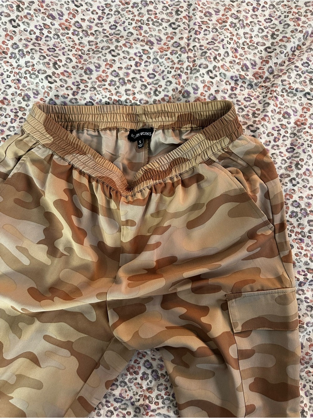 Women's Camo Cargo Trousers - Tan Camouflage - Picture 4 of 6